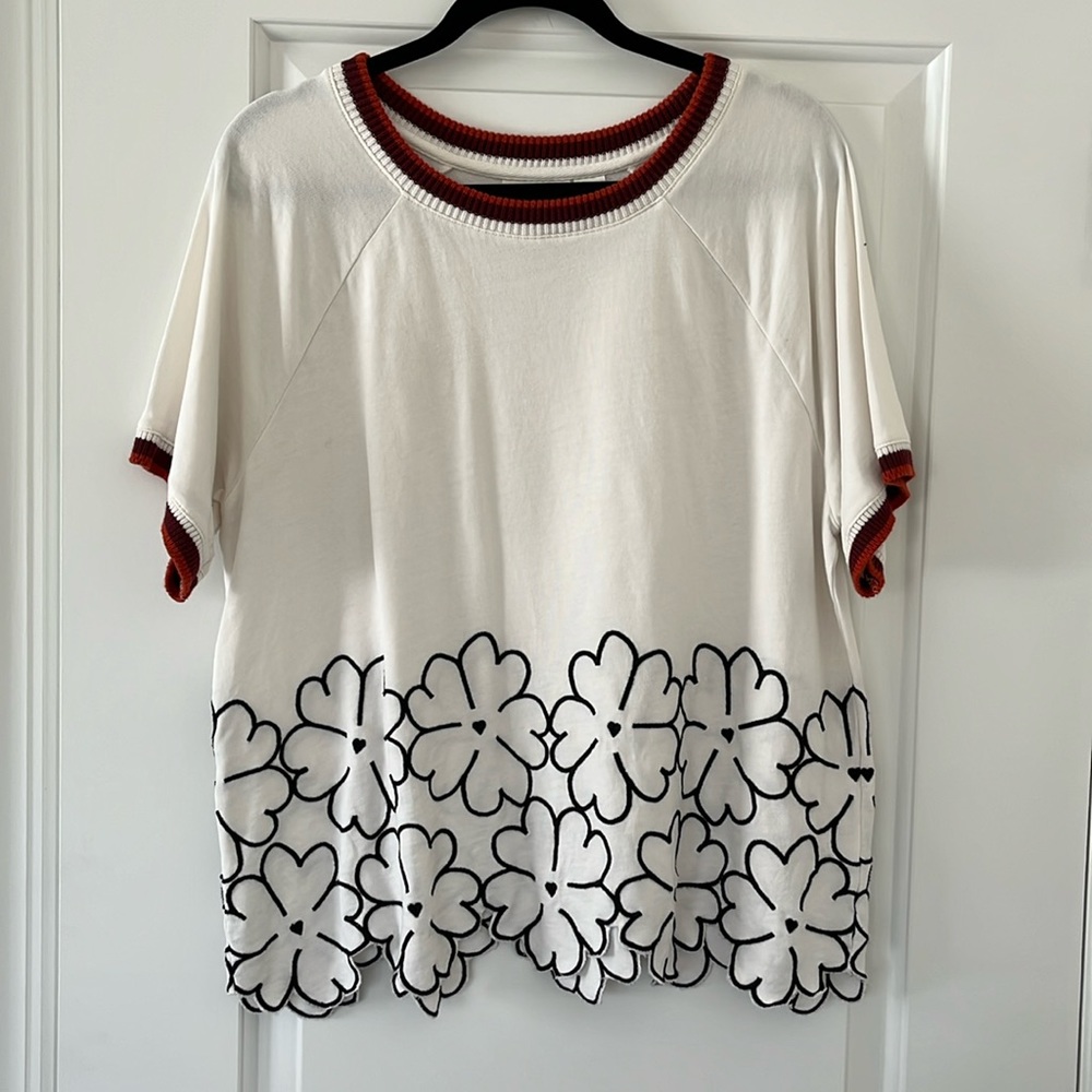 Anthropologie sweatshirt Tee